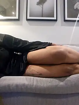 Snapshot of trickyOne chatting on 17, 12, 2025 trickyOne online show from 17, 12, 2025