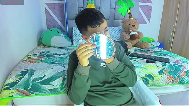 Snapshot of christopher_Hot chatting on 19, 3, 2026 christopher Hot online show from 19, 3, 2026