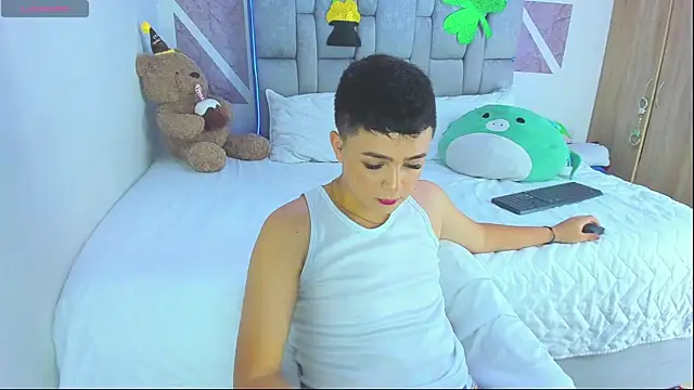 Snapshot of christopher_Hot chatting on 23, 3, 2026 christopher Hot online show from 23, 3, 2026