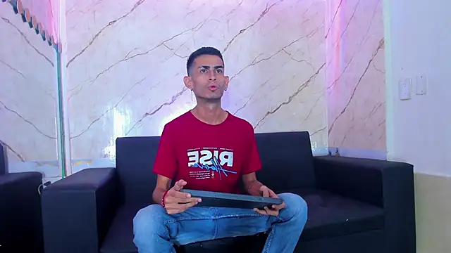 Golldens Dreamss online show from 4, 12, 2025