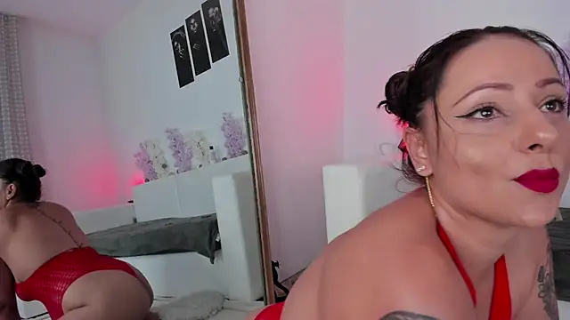 Snapshot of HoneyKissy chatting on 31, 10, 2025 HoneyKissy online show from 31, 10, 2025