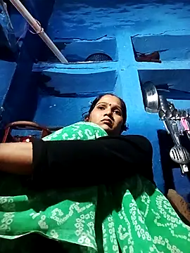 Snapshot of Jooli_xx chatting on 30, 10, 2025 Jooli xx online show from 30, 10, 2025