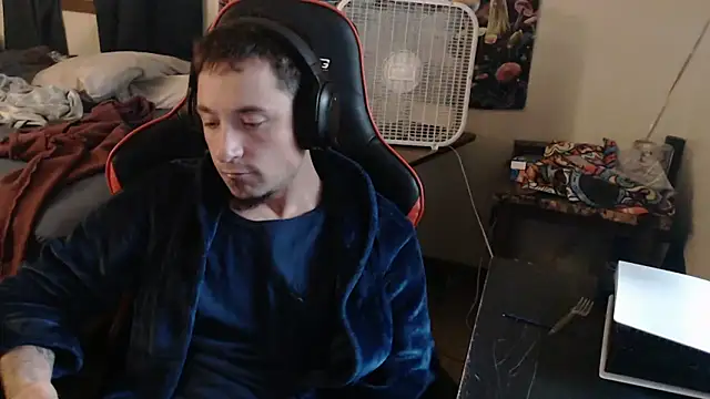 Snapshot of YoBlezz chatting on 26, 9, 2025 YoBlezz online show from 26, 9, 2025