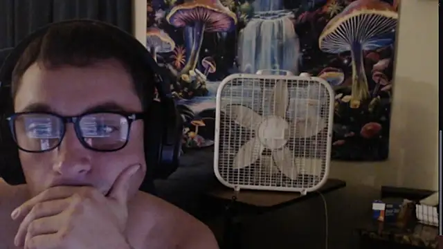 Snapshot of YoBlezz chatting on 27, 9, 2025 YoBlezz online show from 27, 9, 2025