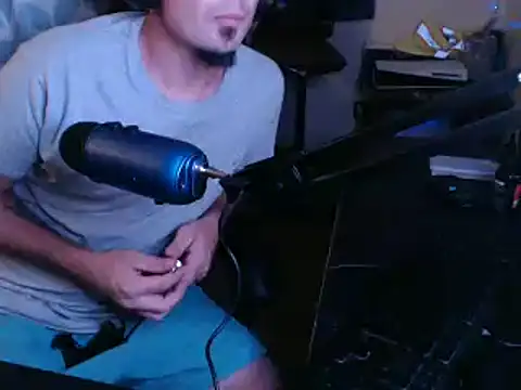 Snapshot of YoBlezz chatting on 11, 10, 2025 YoBlezz online show from 11, 10, 2025