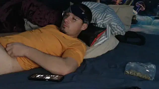 Snapshot of YoBlezz chatting on 25, 11, 2025 YoBlezz online show from 25, 11, 2025