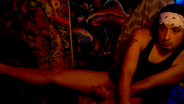 Snapshot of YoBlezz chatting on 1, 12, 2025 YoBlezz online show from 1, 12, 2025