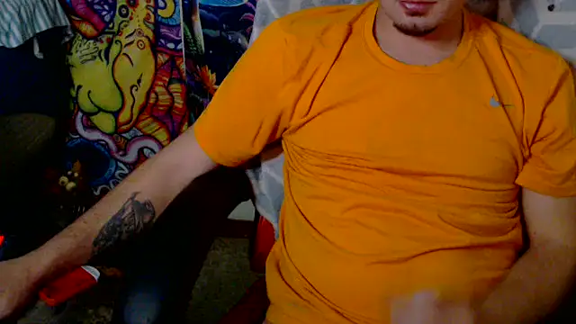 Snapshot of YoBlezz chatting on 5, 12, 2025 YoBlezz online show from 5, 12, 2025