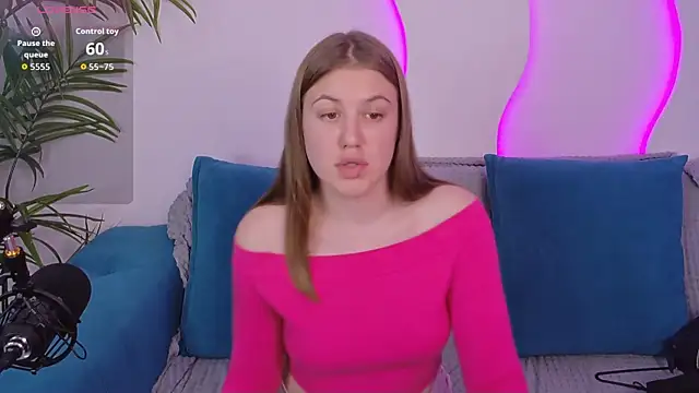 Snapshot of MelanieHenders chatting on 24, 9, 2025 MelanieHenders online show from 24, 9, 2025