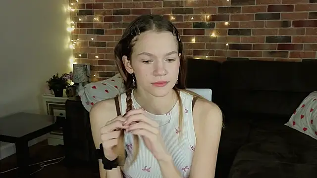 Snapshot of VelvetRisque chatting on 10, 1, 2026 VelvetRisque online show from 10, 1, 2026