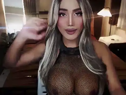 Snapshot of DrewBerryTs chatting on 2, 10, 2025 DrewBerryTs online show from 2, 10, 2025