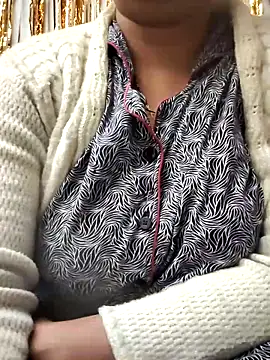 Snapshot of Alina-khan chatting on 7, 2, 2026 Alina-khan online show from 7, 2, 2026