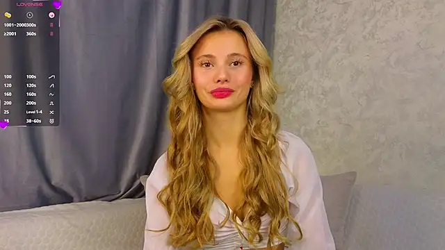 Snapshot of NaughtySeraphine chatting on 17, 11, 2025 NaughtySeraphine online show from 17, 11, 2025