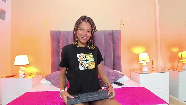 Snapshot of Kiaraa_y_Her_Crazy chatting on 25, 3, 2026 Kiaraa y Her Crazy online show from 25, 3, 2026