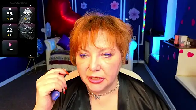 Kira Kenett online show from 4, 4, 2026