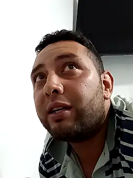 Snapshot of angelitocalientico chatting on 23, 10, 2025 angelitocalientico online show from 23, 10, 2025