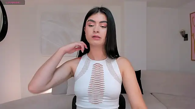 Snapshot of LucyWeiss_ chatting on 2, 10, 2025 LucyWeiss online show from 2, 10, 2025