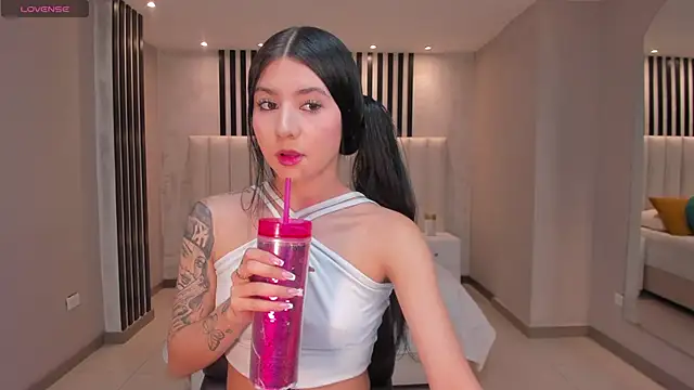 Snapshot of LaurentConnor chatting on 11, 11, 2025 LaurentConnor online show from 11, 11, 2025