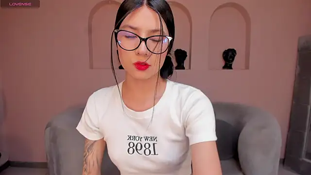 Snapshot of LaurentConnor chatting on 14, 12, 2025 LaurentConnor online show from 14, 12, 2025