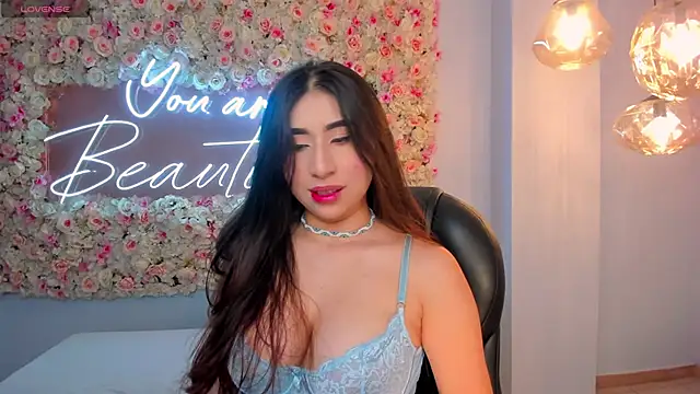 MayaMoretti  online show from 24, 10, 2025