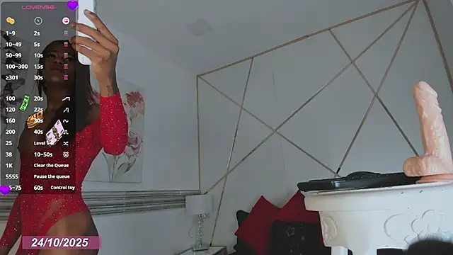 Snapshot of shantal_chocolet chatting on 24, 10, 2025 shantal chocolet online show from 24, 10, 2025