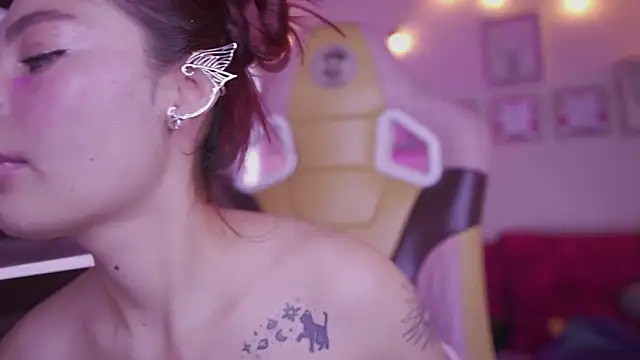 Rebecah 1 online show from 27, 11, 2025