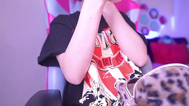 Rebecah 1 online show from 11, 4, 2026