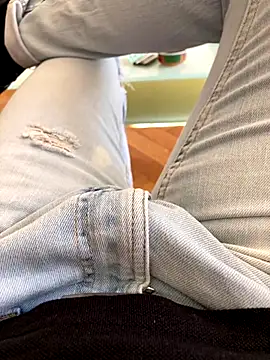 Snapshot of couplebest1 chatting on 6, 10, 2025 couplebest1 online show from 6, 10, 2025