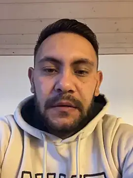 Snapshot of couplebest1 chatting on 23, 11, 2025 couplebest1 online show from 23, 11, 2025