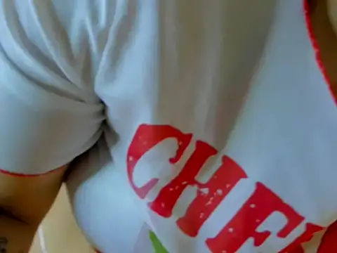 Snapshot of vennusasm1 chatting on 4, 10, 2025 vennusasm1 online show from 4, 10, 2025