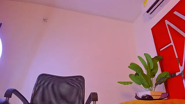 Snapshot of vennusasm1 chatting on 17, 10, 2025 vennusasm1 online show from 17, 10, 2025