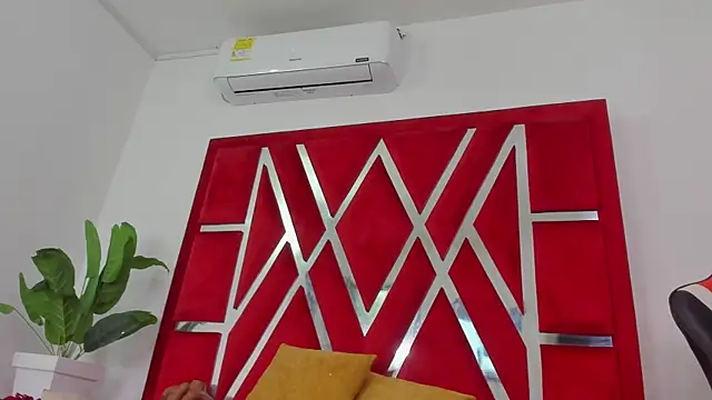 Snapshot of vennusasm1 chatting on 5, 12, 2025 vennusasm1 online show from 5, 12, 2025