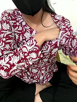 Snapshot of Sex_Queen_aaraya chatting on 8, 4, 2026 Sex Queen aaraya online show from 8, 4, 2026