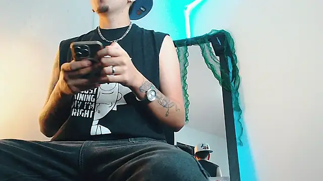 Snapshot of liamty_luxor chatting on 23, 12, 2025 liamty luxor online show from 23, 12, 2025