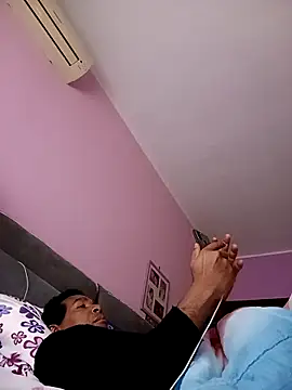 Snapshot of estrogeni chatting on 9, 2, 2026 estrogeni online show from 9, 2, 2026