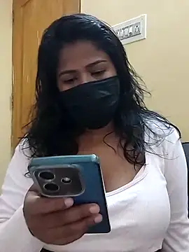 Snapshot of HAANNIAA chatting on 10, 9, 2025 HAANNIAA online show from 10, 9, 2025