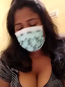 Snapshot of HAANNIAA chatting on 12, 9, 2025 HAANNIAA online show from 12, 9, 2025