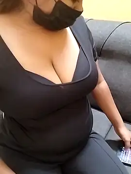 Snapshot of HAANNIAA chatting on 21, 9, 2025 HAANNIAA online show from 21, 9, 2025