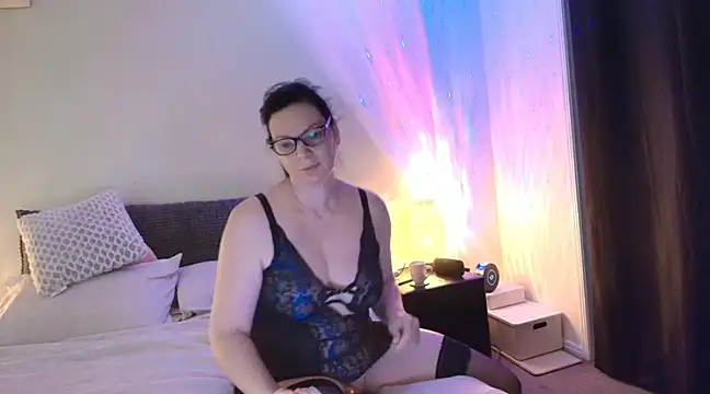 aussiepeaches online show from 15, 2, 2025