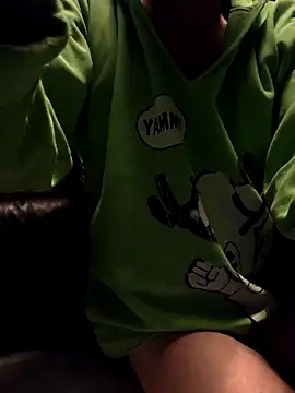 Snapshot of nolliebollieeeeeee chatting on 4, 12, 2025 nolliebollieeeeeee online show from 4, 12, 2025