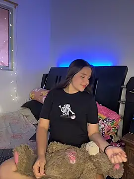 Snapshot of Ashley_and_Zoe chatting on 7, 3, 2026 Ashley and Zoe online show from 7, 3, 2026