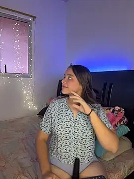 Snapshot of Ashley_and_Zoe chatting on 8, 3, 2026 Ashley and Zoe online show from 8, 3, 2026