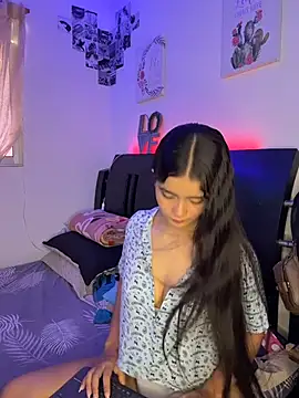 Snapshot of Ashley_and_Zoe chatting on 4, 4, 2026 Ashley and Zoe online show from 4, 4, 2026