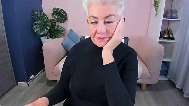 HotandMature online show from 30, 9, 2025