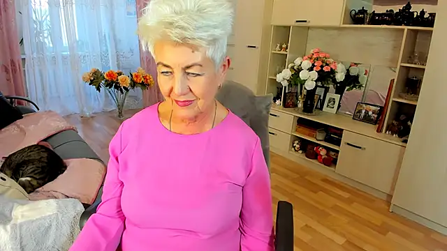 HotandMature online show from 12, 3, 2026