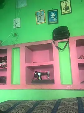 Snapshot of Shreyaaa_1 chatting on 31, 10, 2025 Shreyaaa 1 online show from 31, 10, 2025