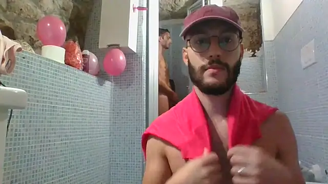 Snapshot of Amicisegreti chatting on 10, 10, 2025 Amicisegreti online show from 10, 10, 2025