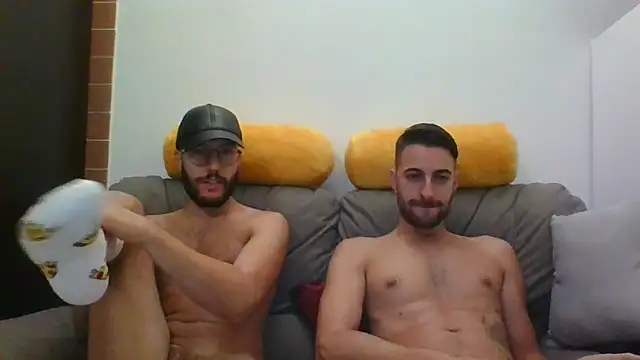 Snapshot of Amicisegreti chatting on 18, 10, 2025 Amicisegreti online show from 18, 10, 2025