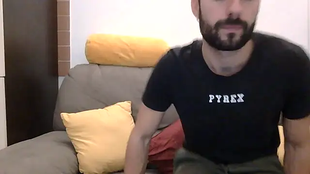 Snapshot of Amicisegreti chatting on 7, 11, 2025 Amicisegreti online show from 7, 11, 2025