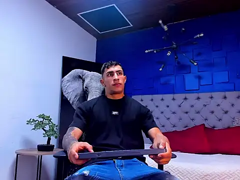 Snapshot of adrian_ray chatting on 10, 9, 2025 adrian ray online show from 10, 9, 2025